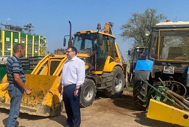 15 миллионов – на коммунальную технику 